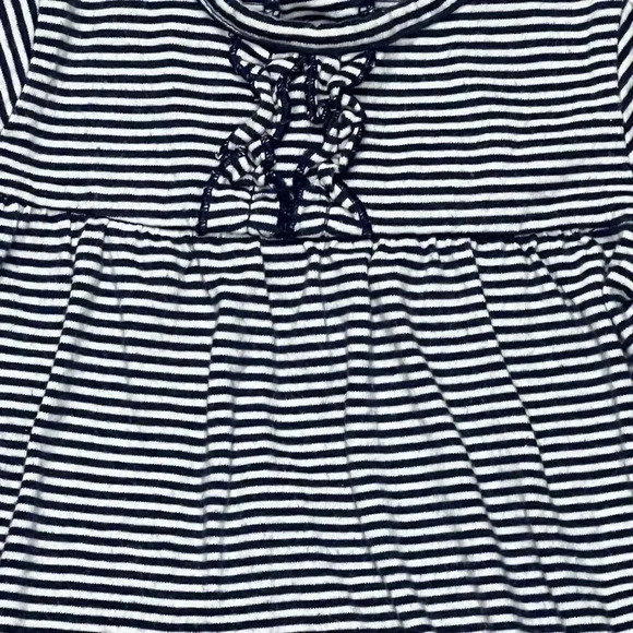 OLD NAVY 2 piece outfit- long sleeve striped onesie & jeans size 3-6 months - Picture 4 of 7